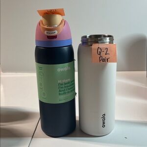 New! 2 Owala 32 oz FreeSip Spout Insulated Water Bottle 2 Bases ONE Lid SET